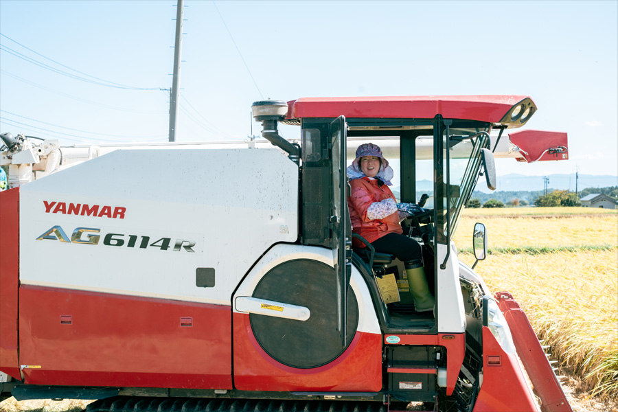コンバインの運転席に乗せてもらう体験