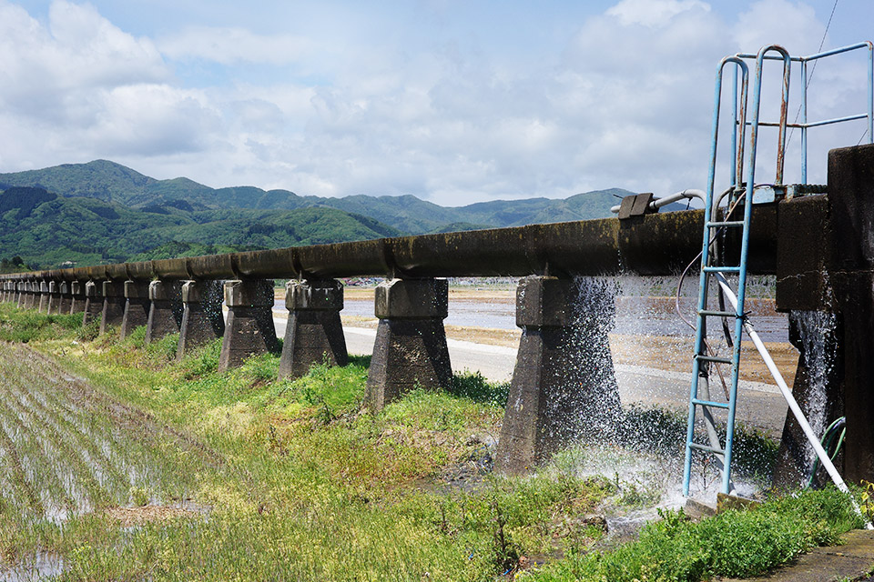 安積疏水の水橋